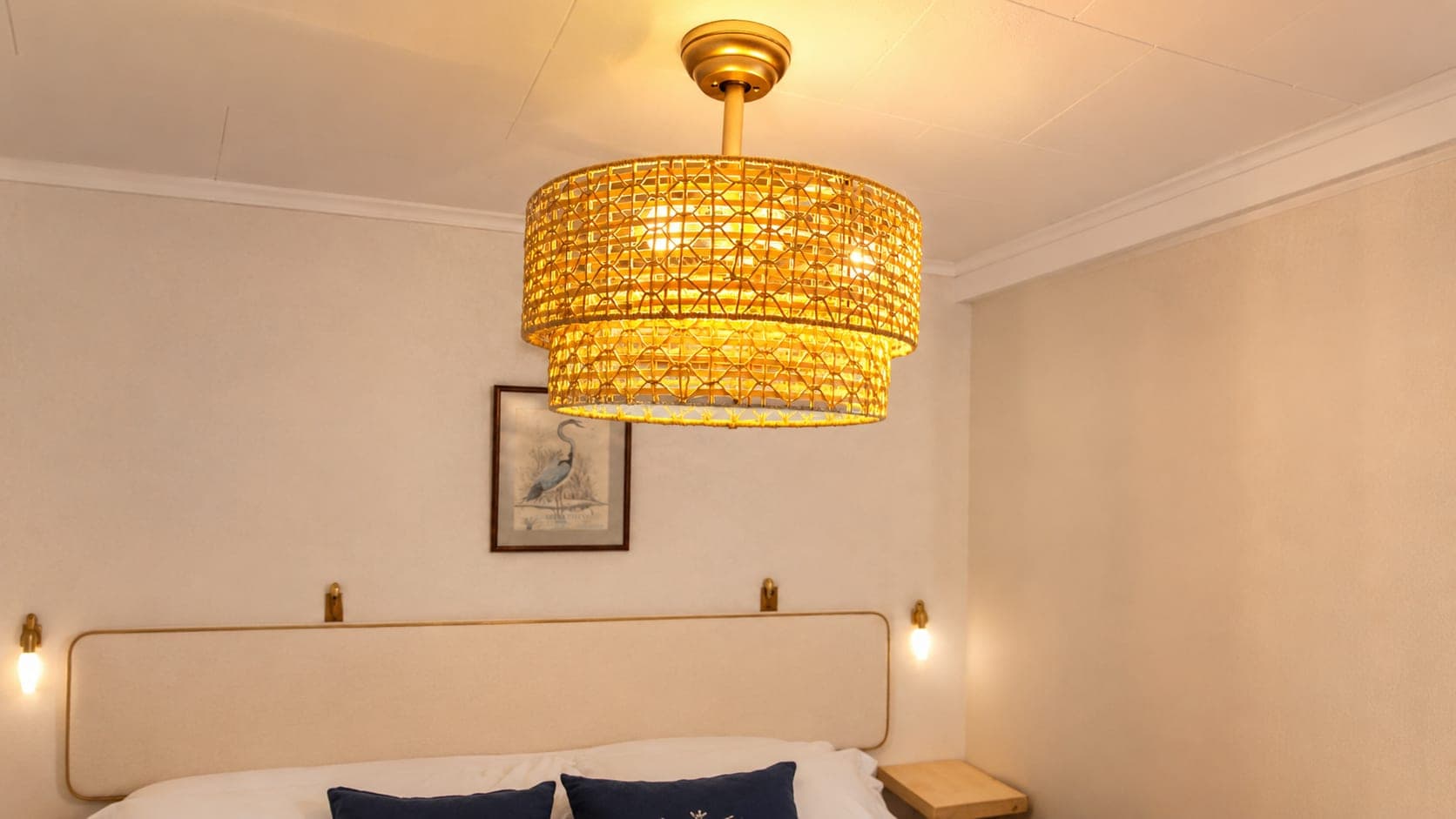 Bedroom and sleeping space 8