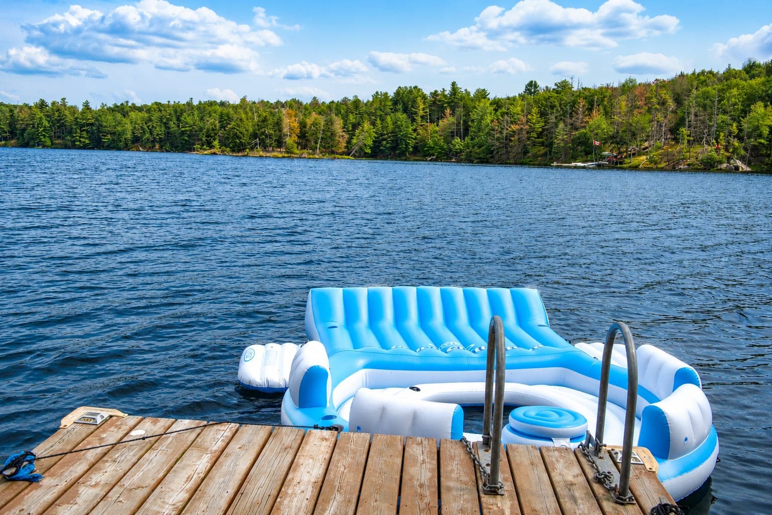 Outdoor cottage and lake view 14